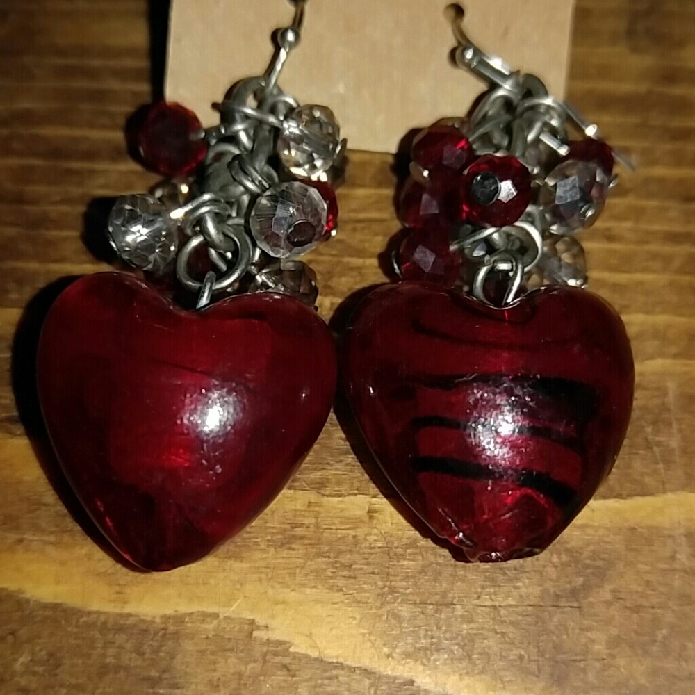 Heart dangly earrings